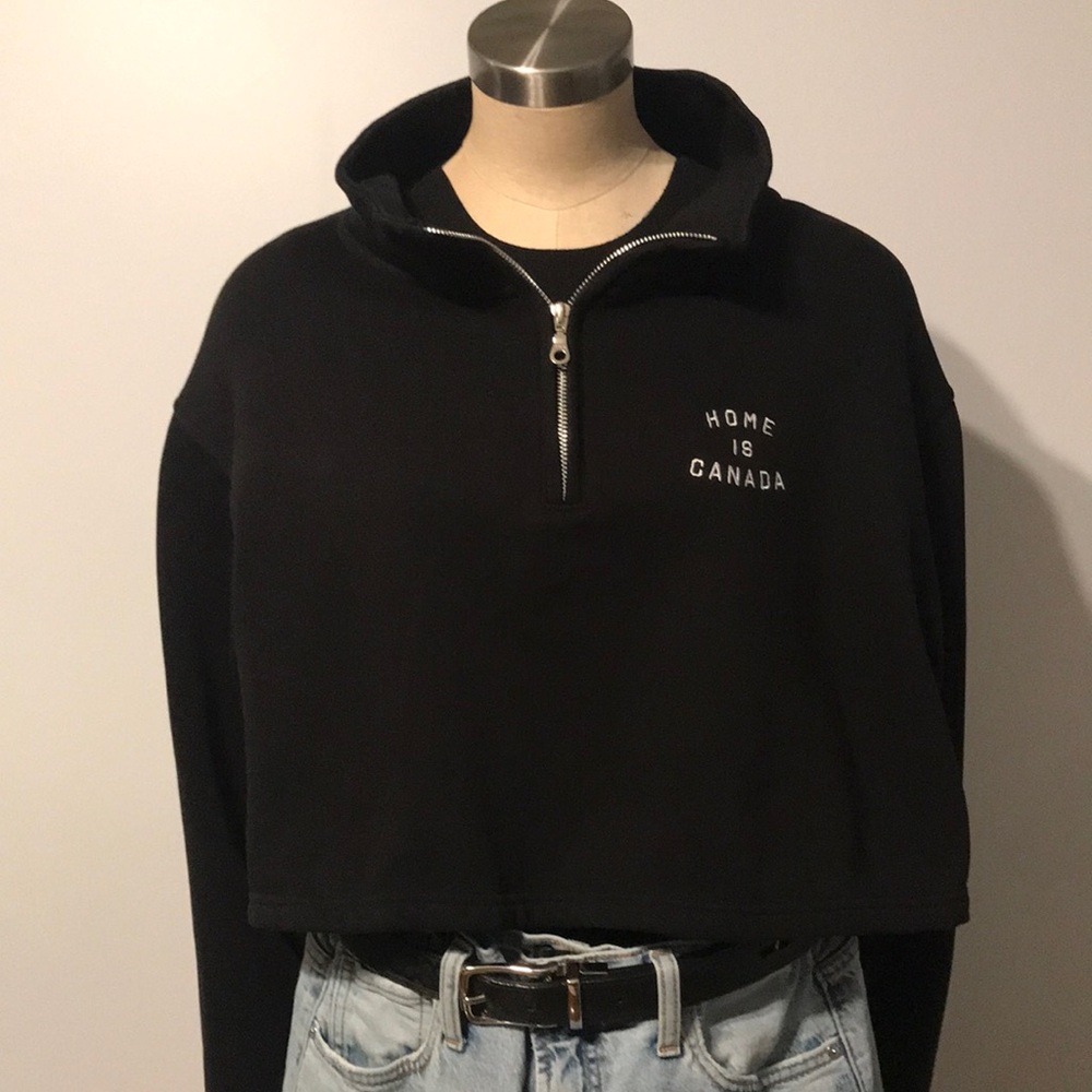 Black Boxy Cropped Long Sleeve Hoodie
